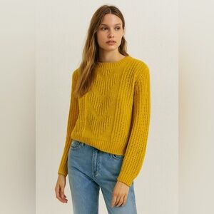 Ashley By 26 International Mustard Crew Neck Sweater Size M